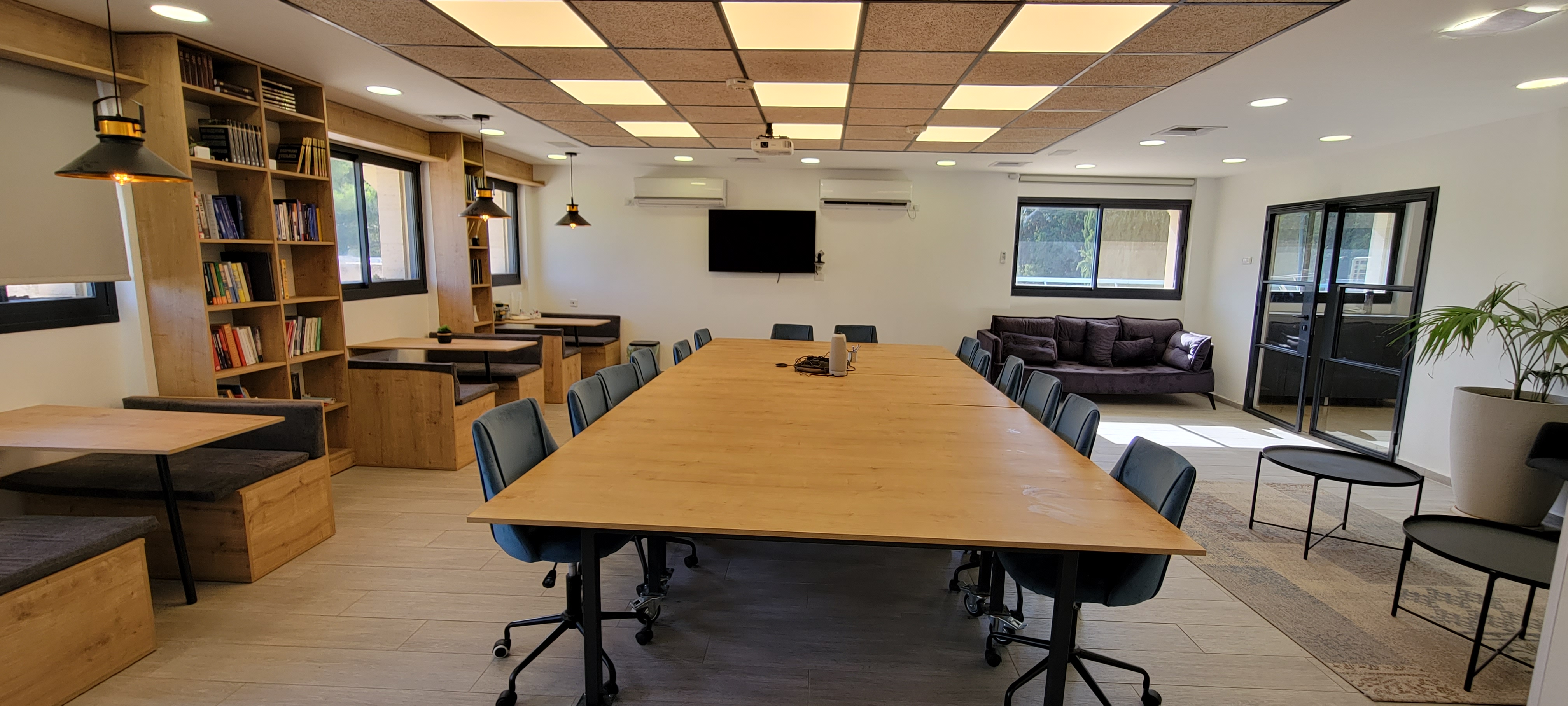 Kiryat Moriah project, high-tech presentation room