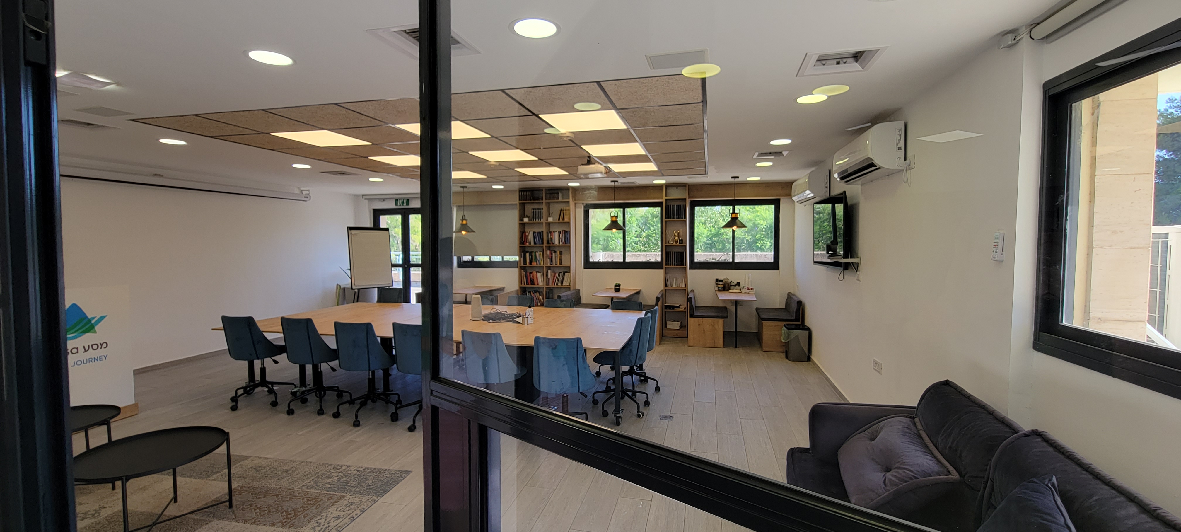 Kiryat Moriah project, comfortable lounge area
