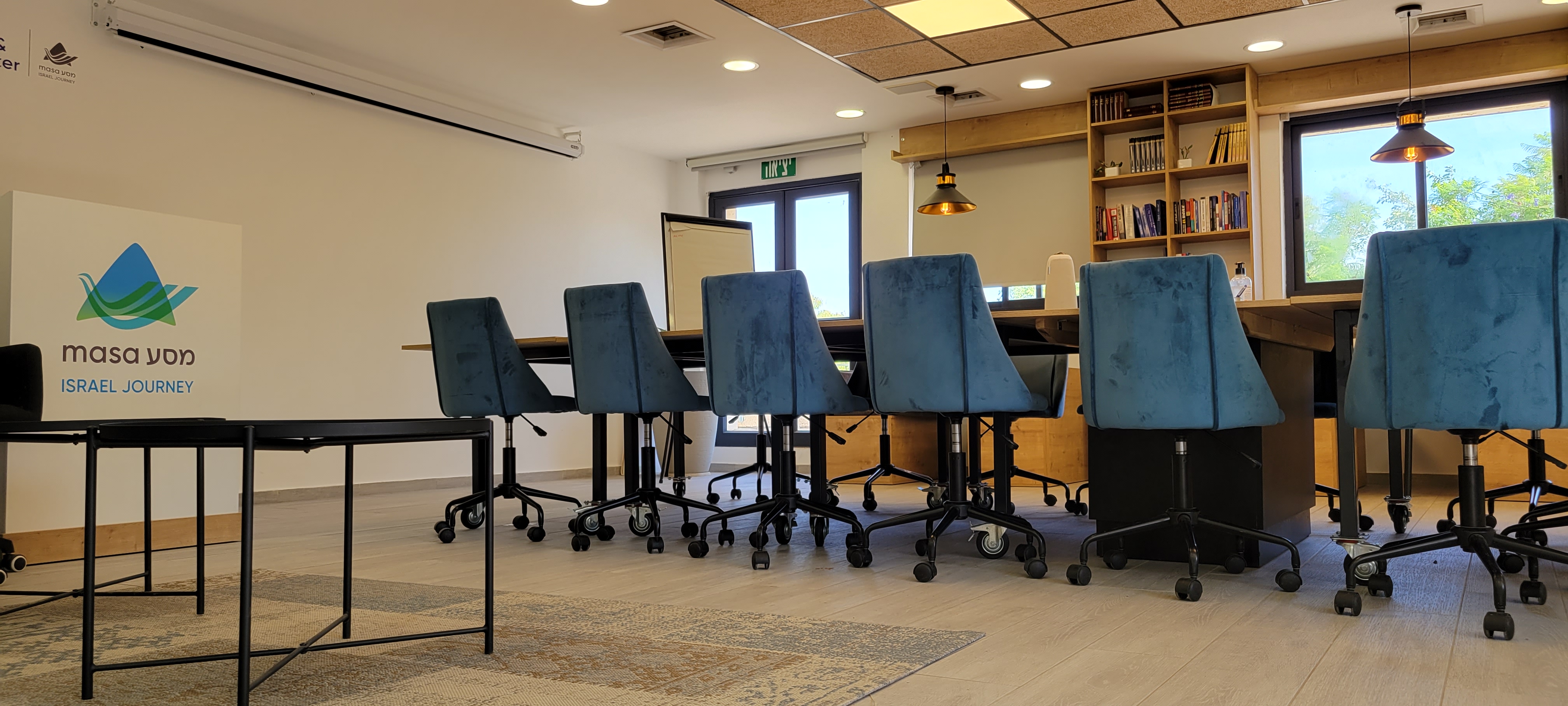Kiryat Moriah project, outdoor seating area