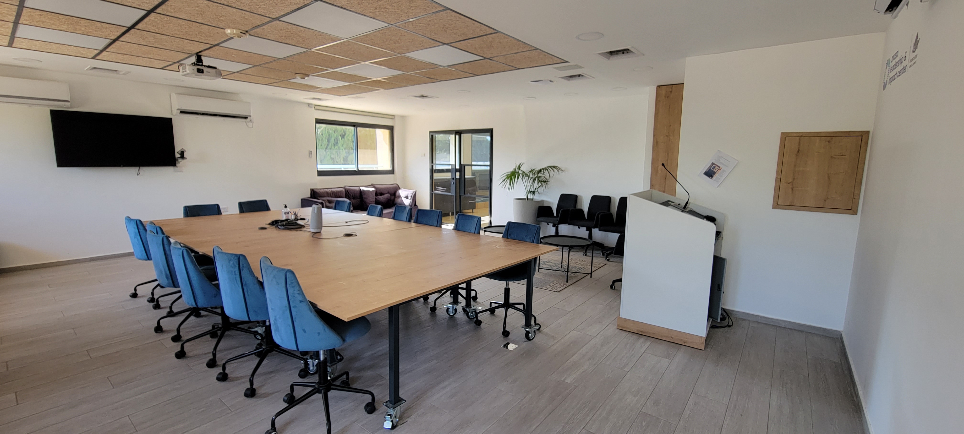 Kiryat Moriah project, modern reception area